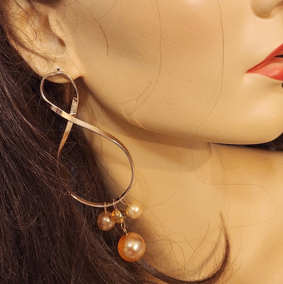 Large Infinity Rose Gold and Vintage Bead Assemblage Pierced Earrings NWOT - Picture 1 of 4